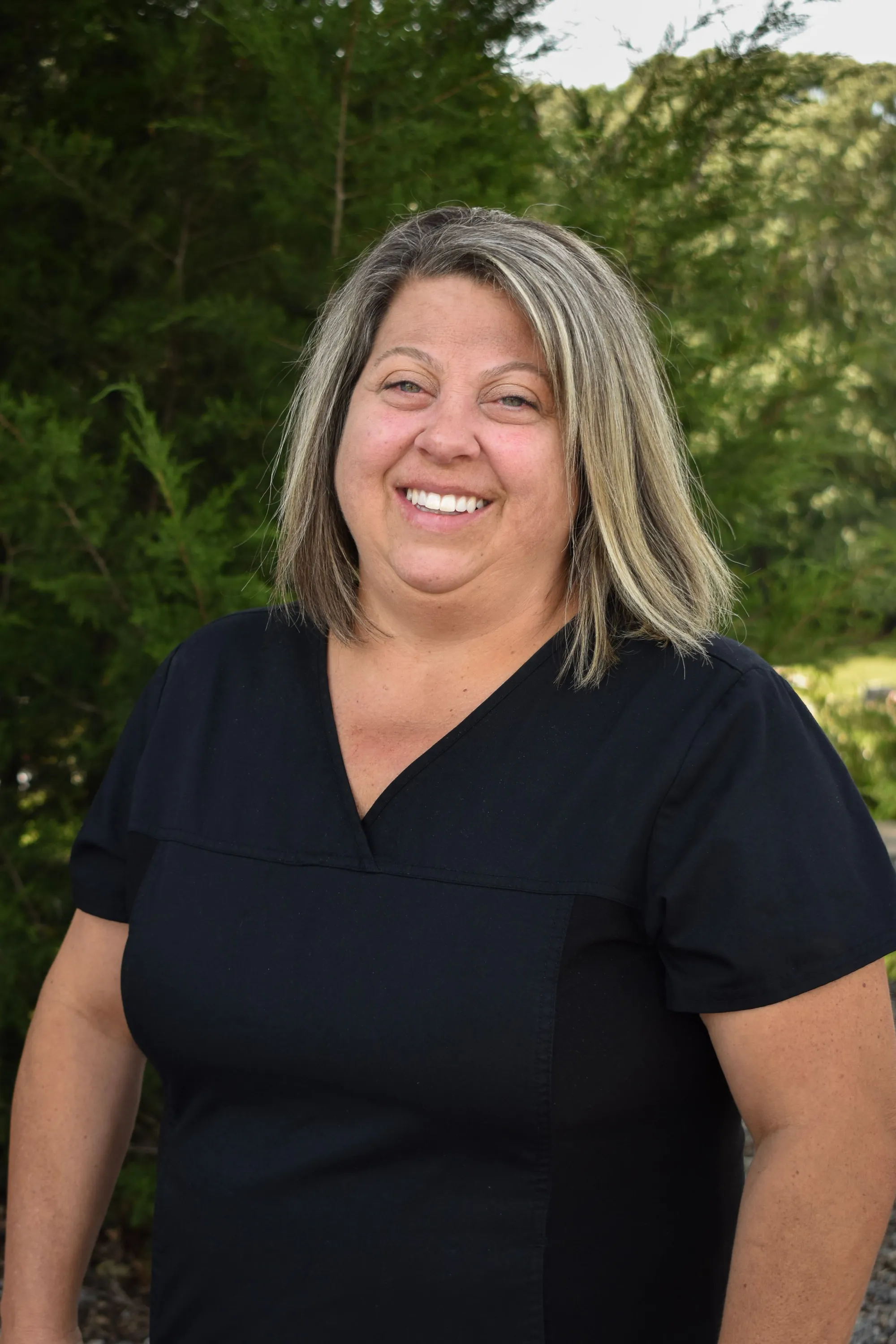 Suzanne, Dental Assistant